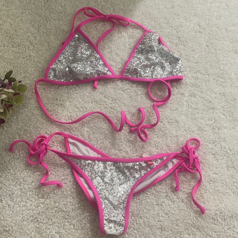 Bikini scrunch butt 💗